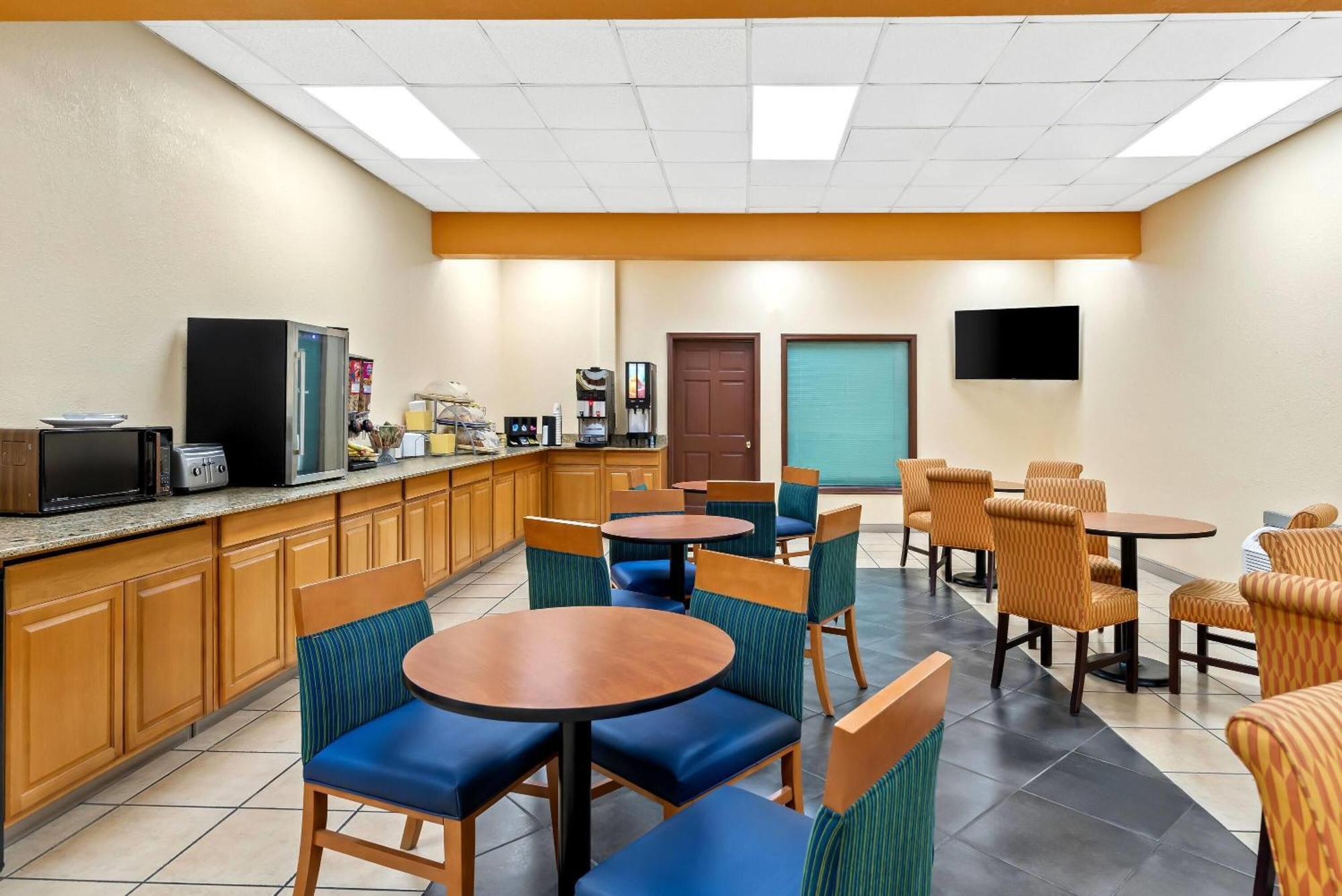 Days Inn By Wyndham Petersburg/South Fort Lee Luaran gambar