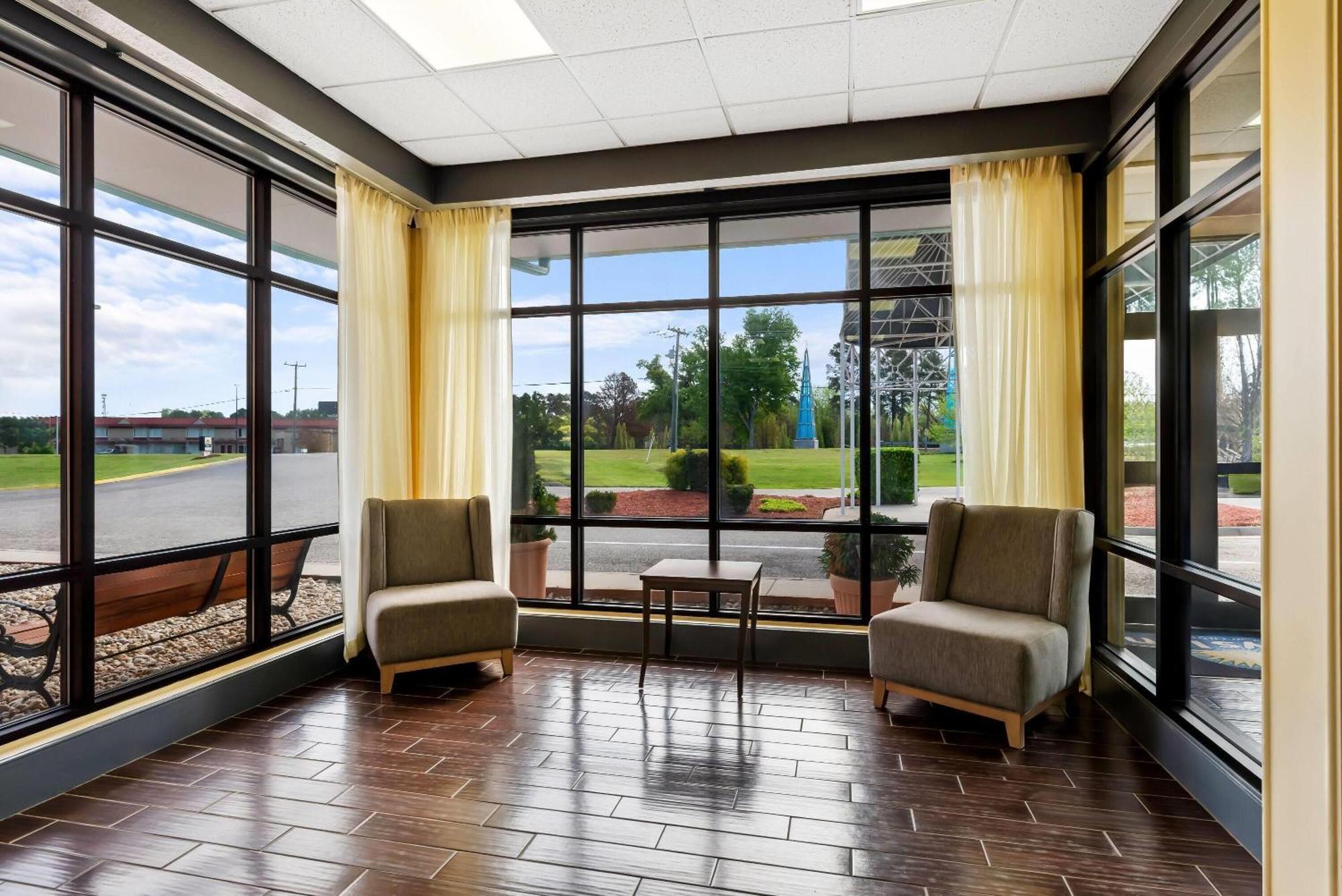 Days Inn By Wyndham Petersburg/South Fort Lee Luaran gambar